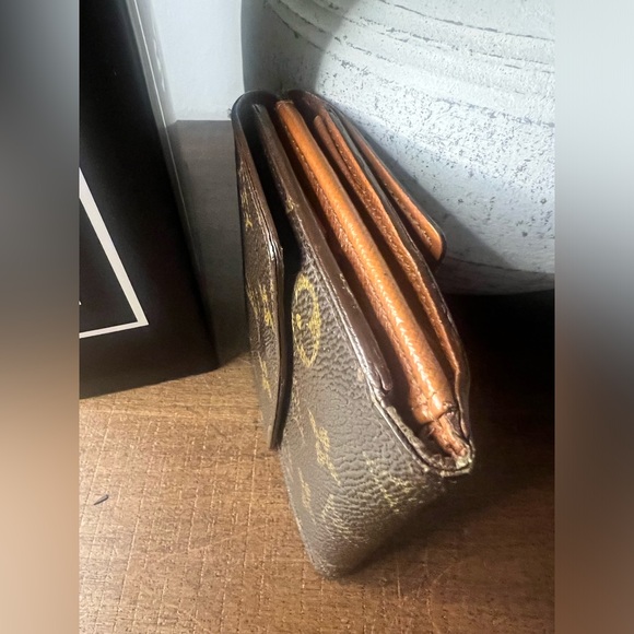 Louis Vuitton Elise Wallet - Picture 5 of 15